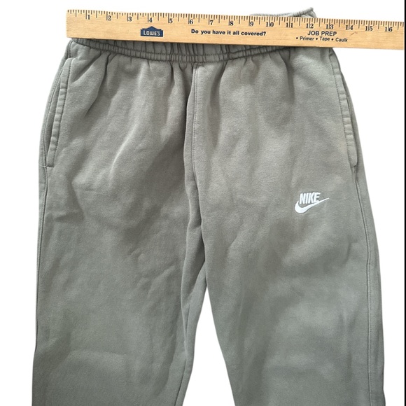 Nike women's grey/green joggers. - Picture 2 of 9